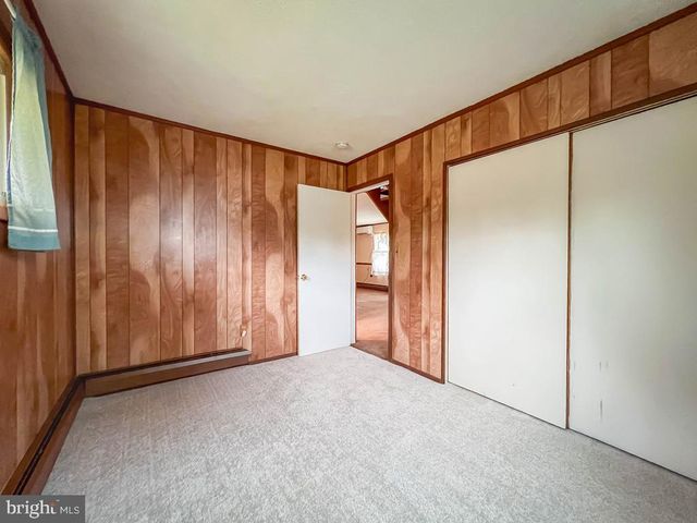 316 CRABTREE DR, Levittown, PA 19055