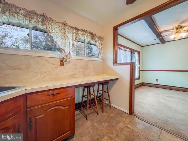 316 CRABTREE DR, Levittown, PA 19055