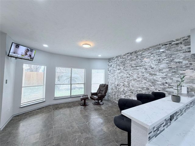 7015 Puerta Vista Lane, Houston, TX 77083