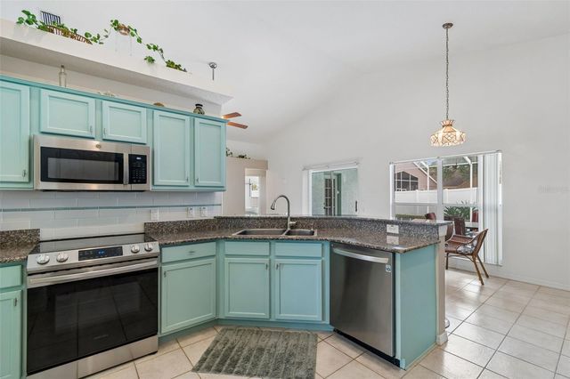 923 HUNTER LANE, Tarpon Springs, FL 34689