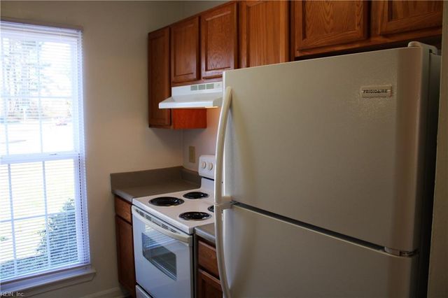 1 Peachtree CT, Portsmouth, VA 23703