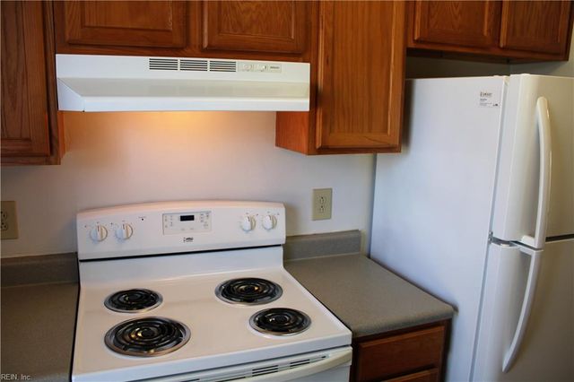 1 Peachtree CT, Portsmouth, VA 23703