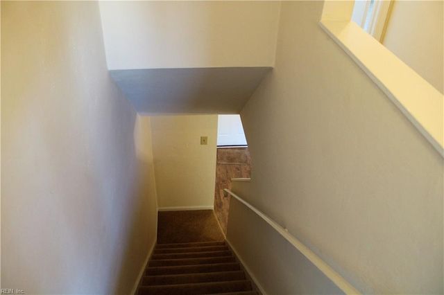 1 Peachtree CT, Portsmouth, VA 23703