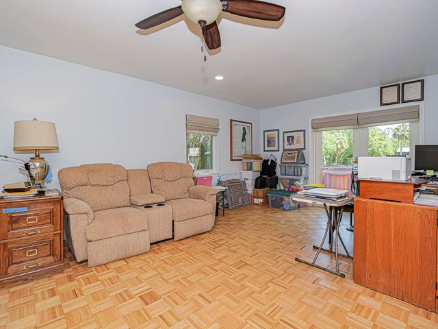 595 45th Court, Vero Beach, FL 32968