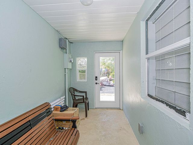 595 45th Court, Vero Beach, FL 32968