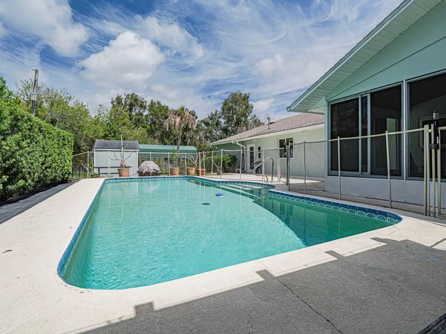 595 45th Court, Vero Beach, FL 32968
