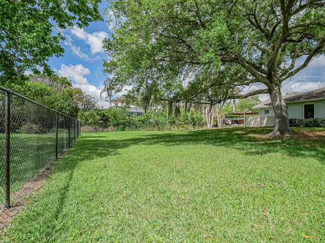 595 45th Court, Vero Beach, FL 32968