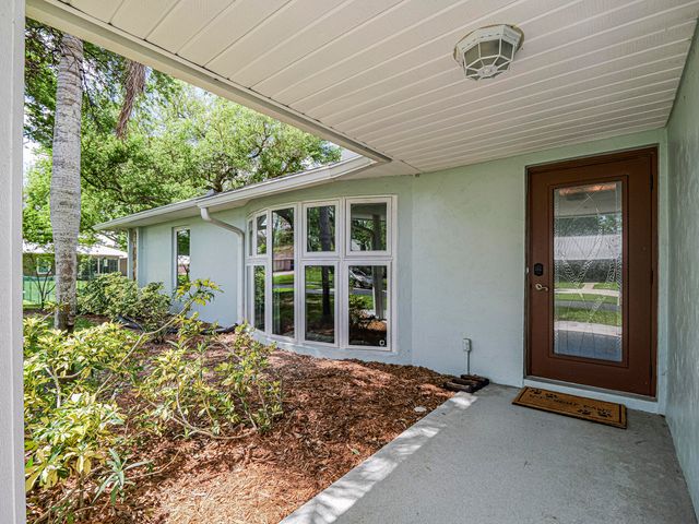 595 45th Court, Vero Beach, FL 32968