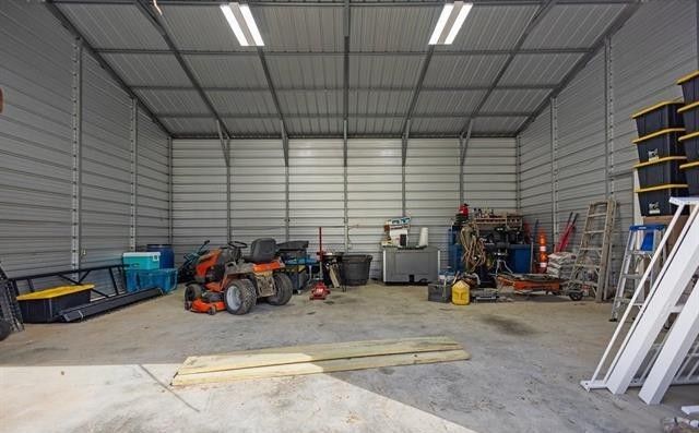 11867 Cherokee Way, Lindale, TX 75771