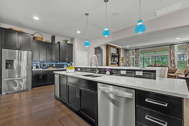 2708 BRISTOL LAKE DR, Columbia, MO 65201