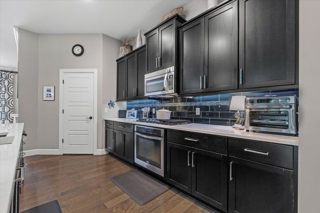 2708 BRISTOL LAKE DR, Columbia, MO 65201