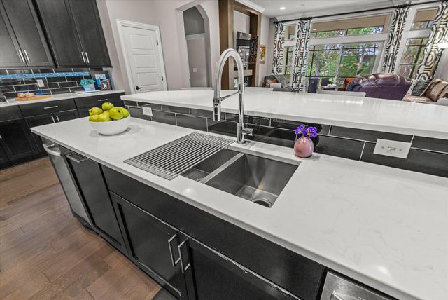 2708 BRISTOL LAKE DR, Columbia, MO 65201