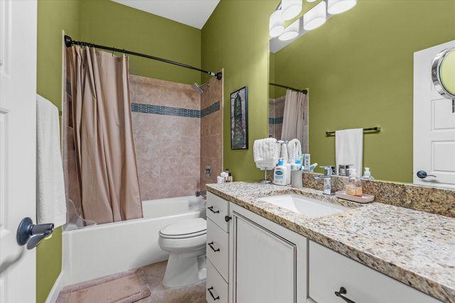 2708 BRISTOL LAKE DR, Columbia, MO 65201