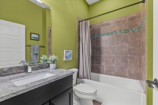 2708 BRISTOL LAKE DR, Columbia, MO 65201