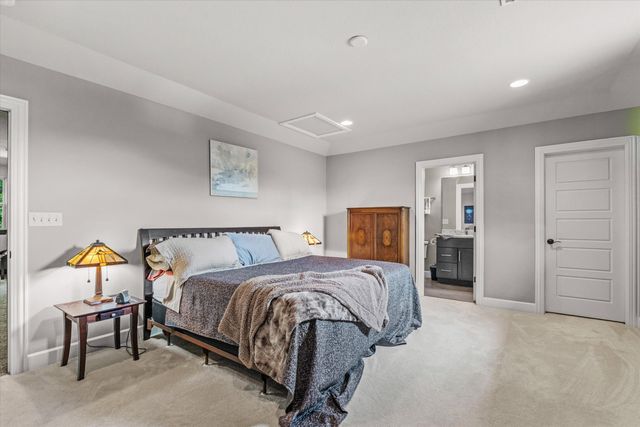 2708 BRISTOL LAKE DR, Columbia, MO 65201