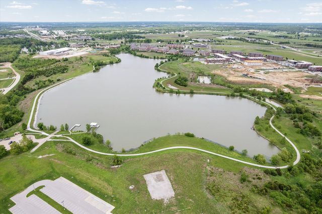 2708 BRISTOL LAKE DR, Columbia, MO 65201