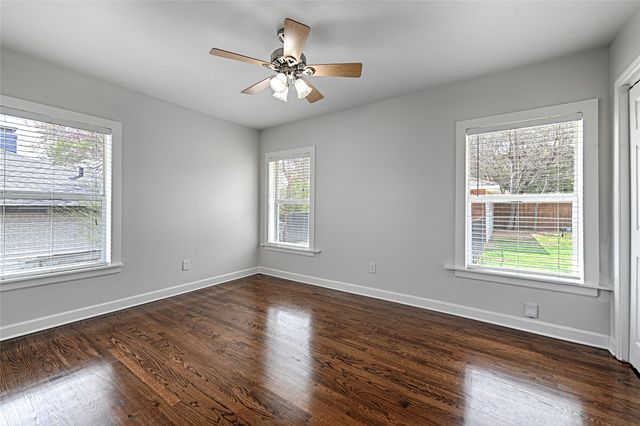 869 Peavy Road, Dallas, TX 75218