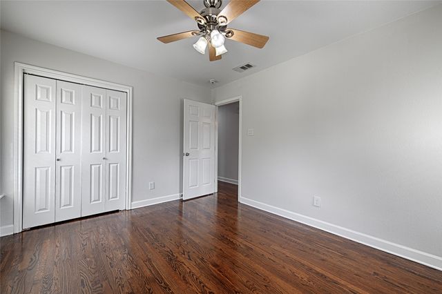 869 Peavy Road, Dallas, TX 75218