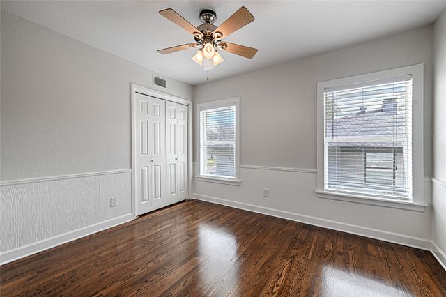 869 Peavy Road, Dallas, TX 75218