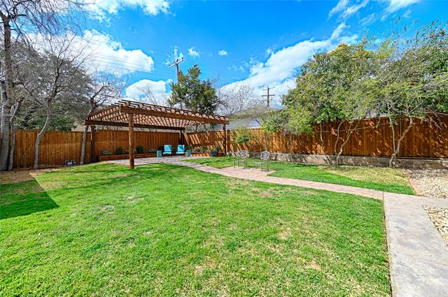 869 Peavy Road, Dallas, TX 75218