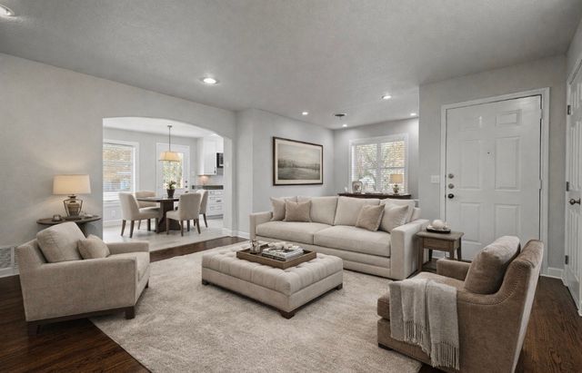 869 Peavy Road, Dallas, TX 75218