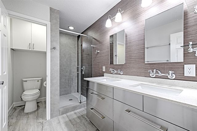 869 Peavy Road, Dallas, TX 75218