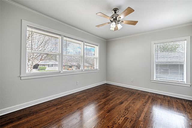 869 Peavy Road, Dallas, TX 75218