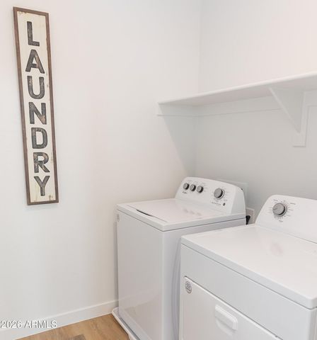 2327 E LEVI Drive, Phoenix, AZ 85040