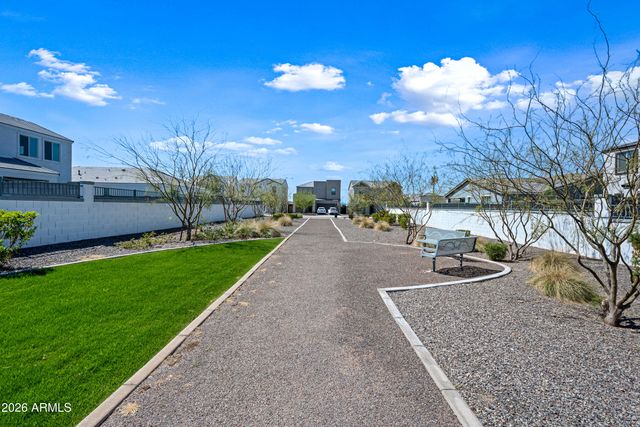 2327 E LEVI Drive, Phoenix, AZ 85040