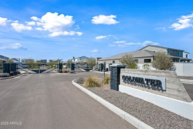 2327 E LEVI Drive, Phoenix, AZ 85040