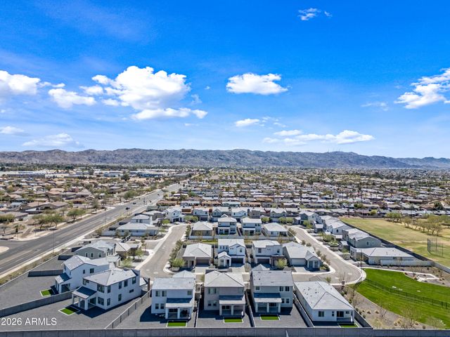 2327 E LEVI Drive, Phoenix, AZ 85040