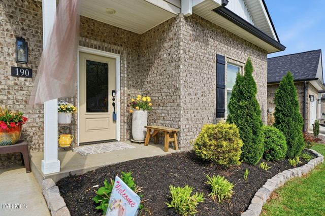 190 Quiet Stroll Lane, Johnson City, TN 37615