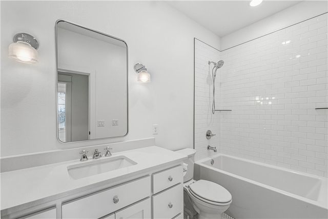 823 NW 14th Street, Bentonville, AR 72712