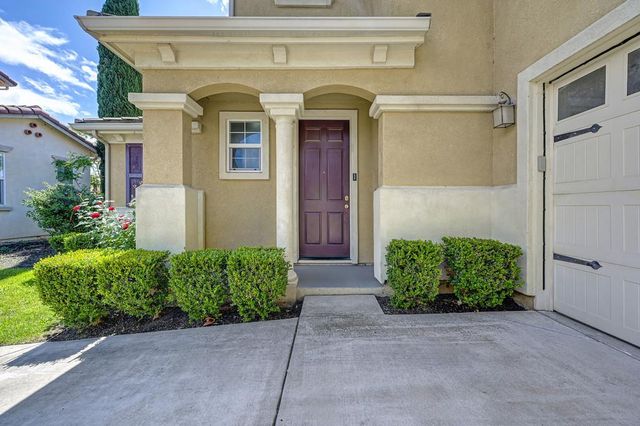 17345 S Green Summers Ln, Lathrop, CA 95330
