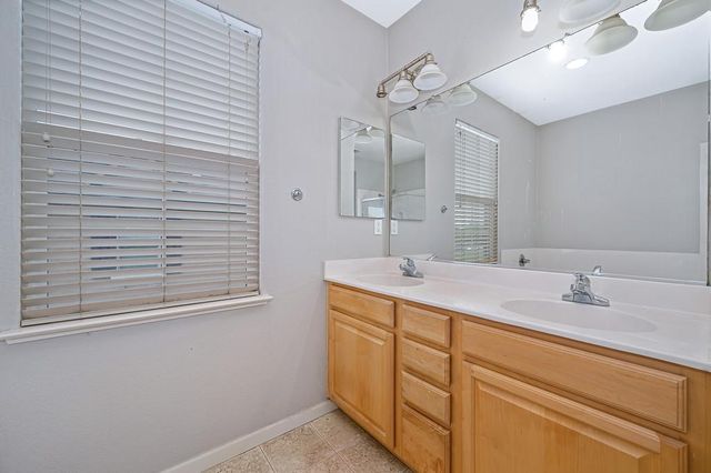 17345 S Green Summers Ln, Lathrop, CA 95330