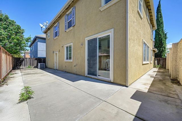 17345 S Green Summers Ln, Lathrop, CA 95330