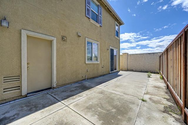 17345 S Green Summers Ln, Lathrop, CA 95330