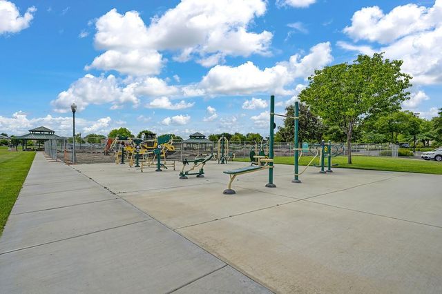 17345 S Green Summers Ln, Lathrop, CA 95330