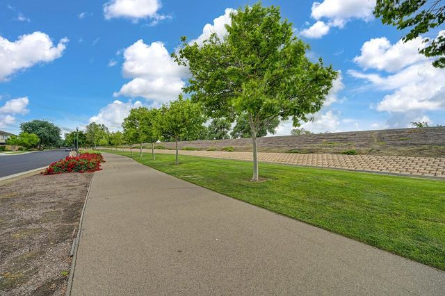17345 S Green Summers Ln, Lathrop, CA 95330