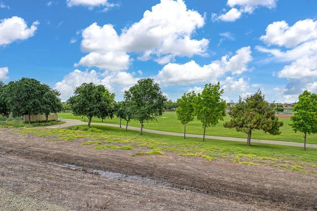 17345 S Green Summers Ln, Lathrop, CA 95330