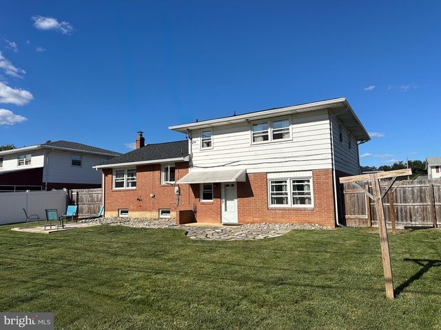7 ROCKROSE DR, Newark, DE 19711