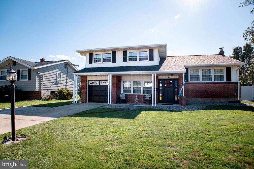 7 ROCKROSE DR, Newark, DE 19711