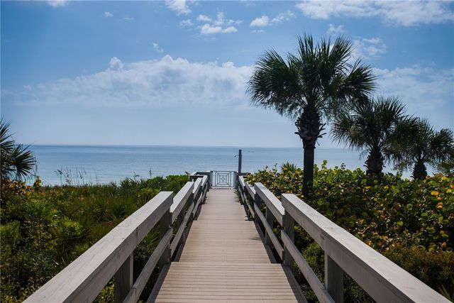 121 Palm Island Lane, Vero Beach, FL 32963