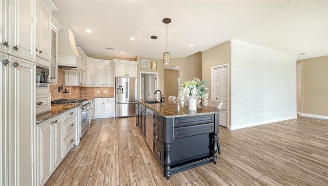 116 NEW BRITON COURT, Bradenton, FL 34212