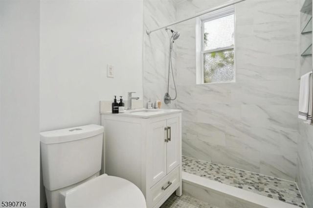 452 Avenue E 4, Bayonne City, NJ 07002