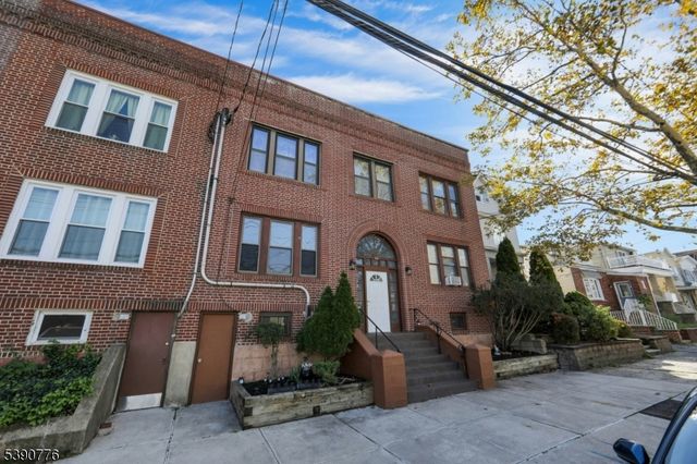 452 Avenue E 4, Bayonne City, NJ 07002