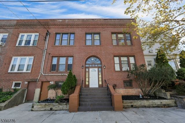 452 Avenue E 4, Bayonne City, NJ 07002