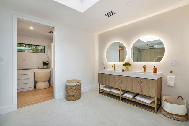 350 Colonial Road, West Palm Beach, FL 33405