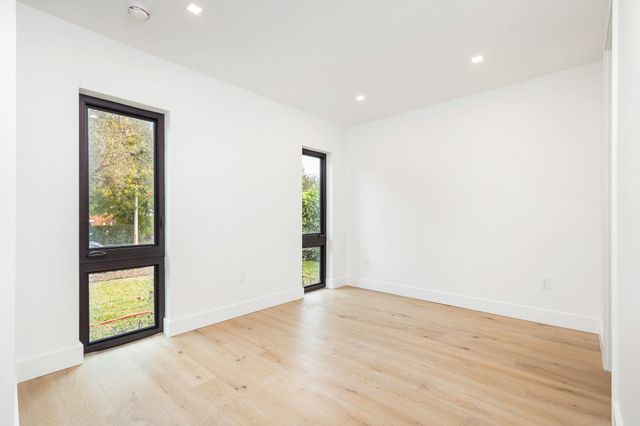 350 Colonial Road, West Palm Beach, FL 33405