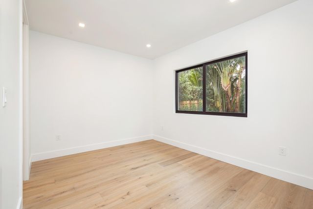 350 Colonial Road, West Palm Beach, FL 33405